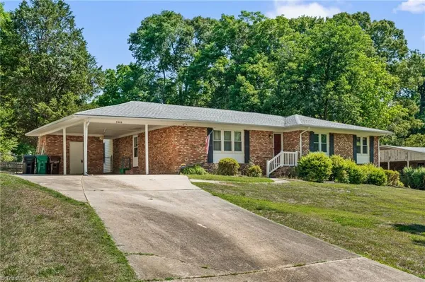 $289,000 | 3908 Beverly Hills Drive, High Point, NC 27265