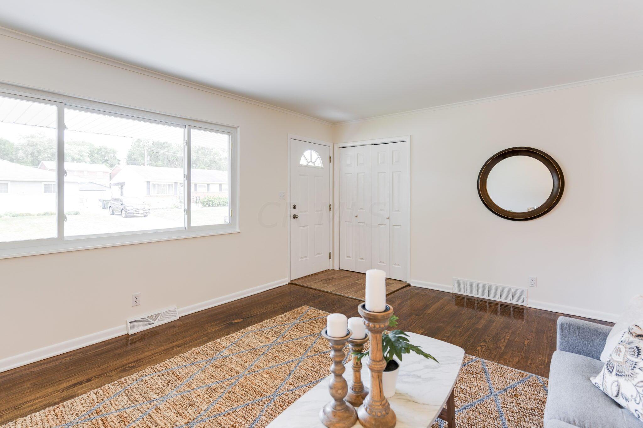 1467 Bycroft Road Columbus, OH 43206 - Photo 3 of 23