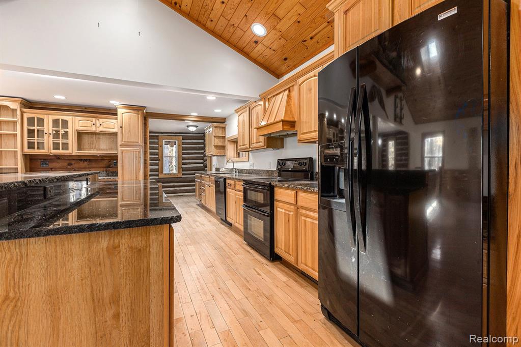 2446 Spayde Road Charlevoix, MI 49720 - Photo 7 of 48