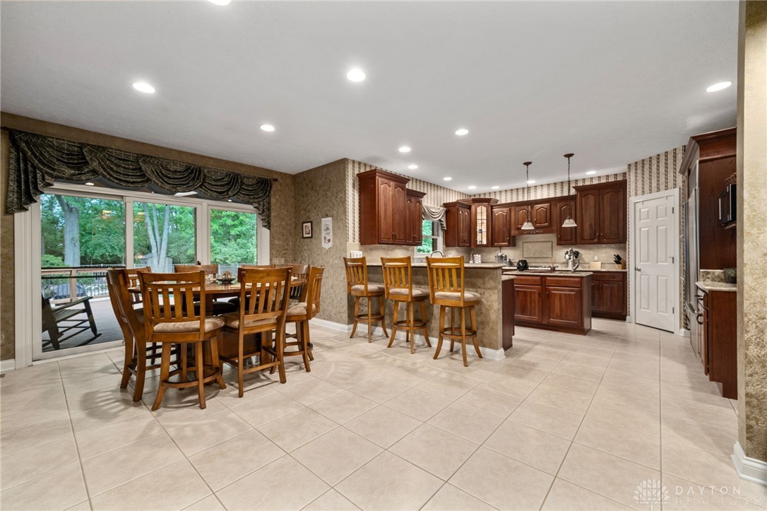 7607 Stone Ridge Drive Springboro, OH 45066 - Photo 21 of 81 KITCHEN