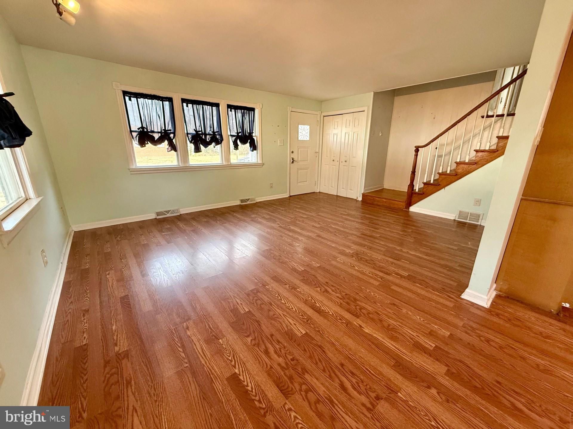 380 Erie Avenue Carneys Point, NJ 08069 - Photo 11 of 40