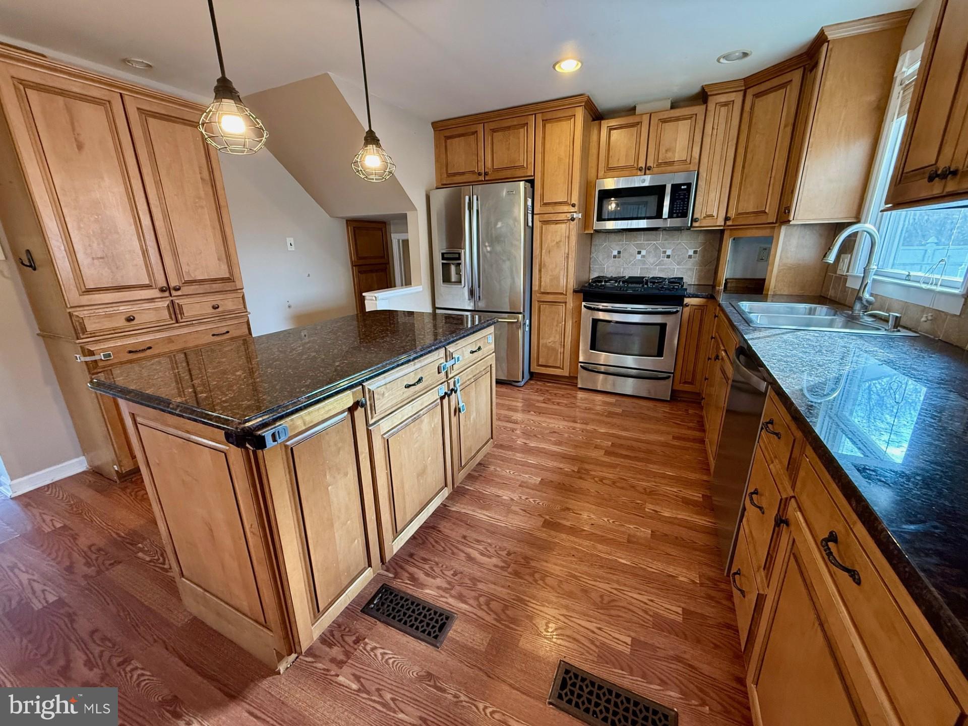 380 Erie Avenue Carneys Point, NJ 08069 - Photo 15 of 40