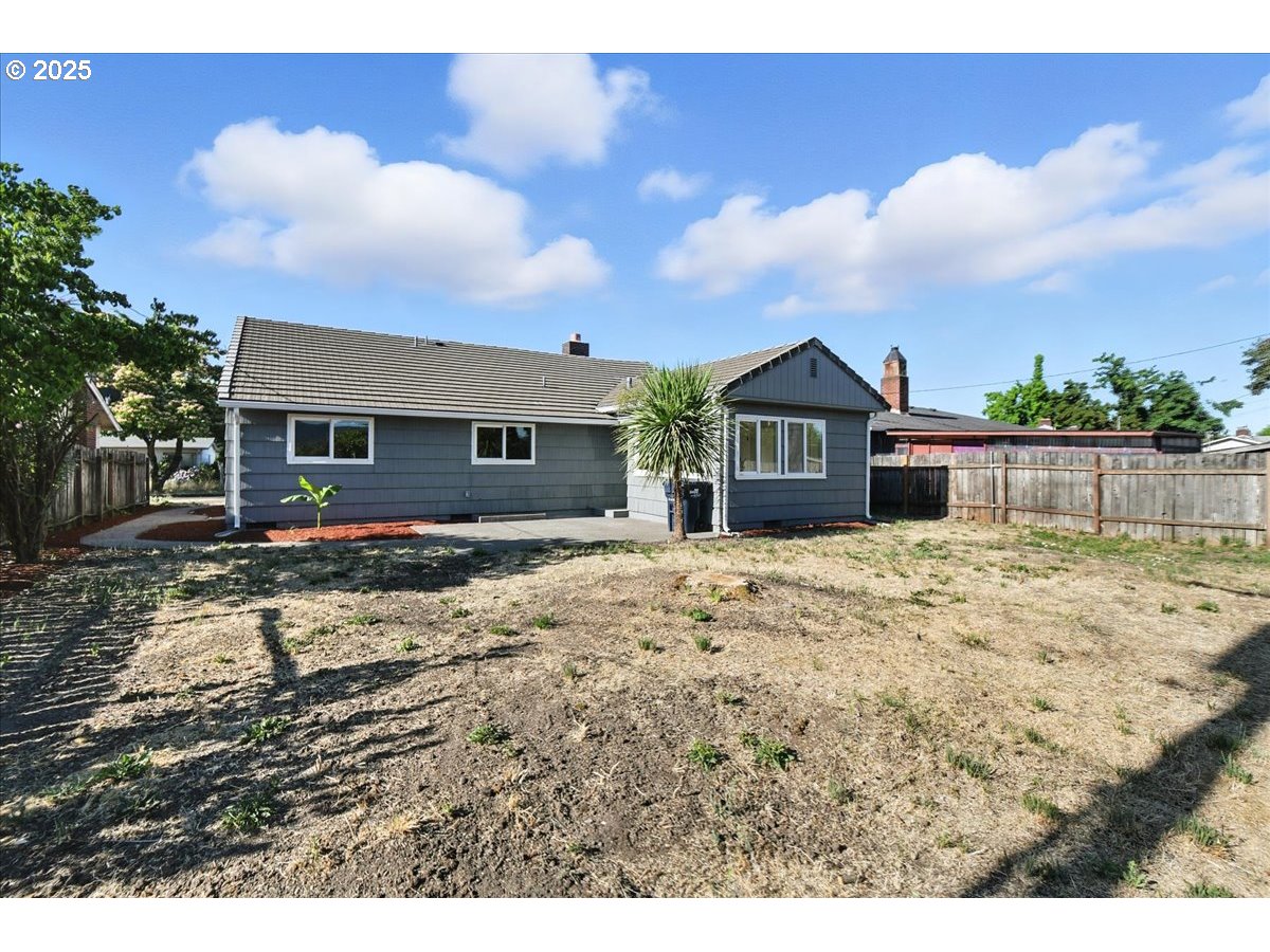 1342 Quinalt Street Springfield, OR 97477 - Photo 24 of 36
