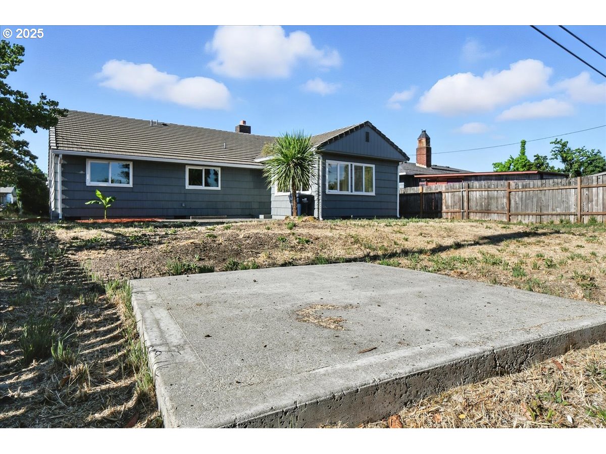 1342 Quinalt Street Springfield, OR 97477 - Photo 26 of 36