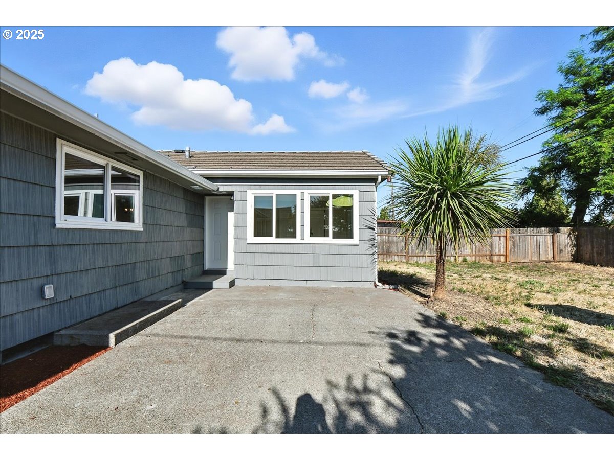 1342 Quinalt Street Springfield, OR 97477 - Photo 27 of 36