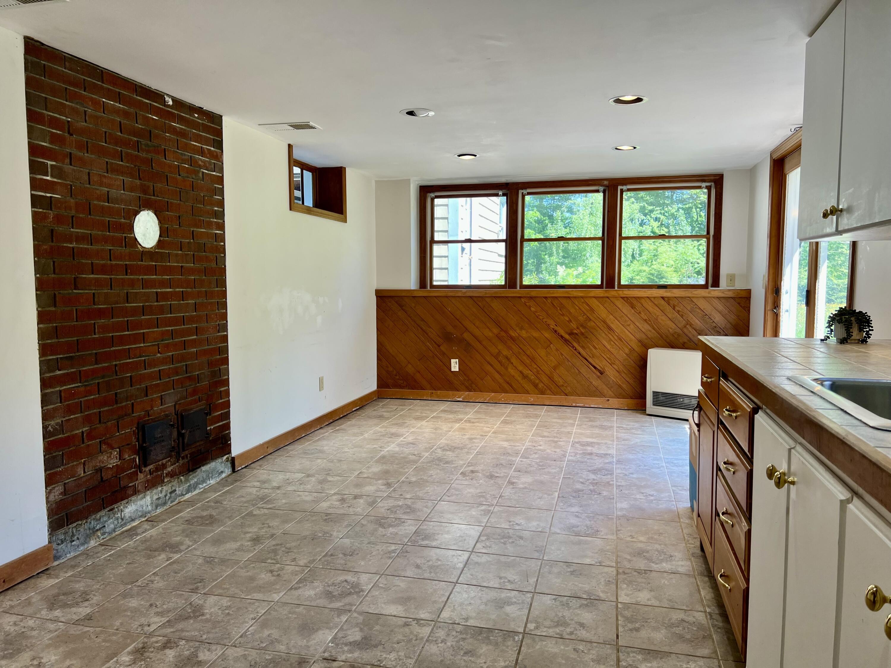 337 Middle Road Falmouth, ME 04105 - Photo 27 of 37 middle 30