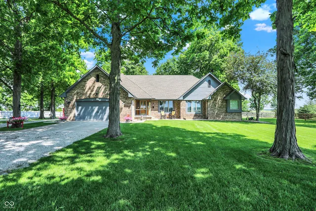 $540,000 | 10910 West Us Highway, Charlottesville, IN 46117