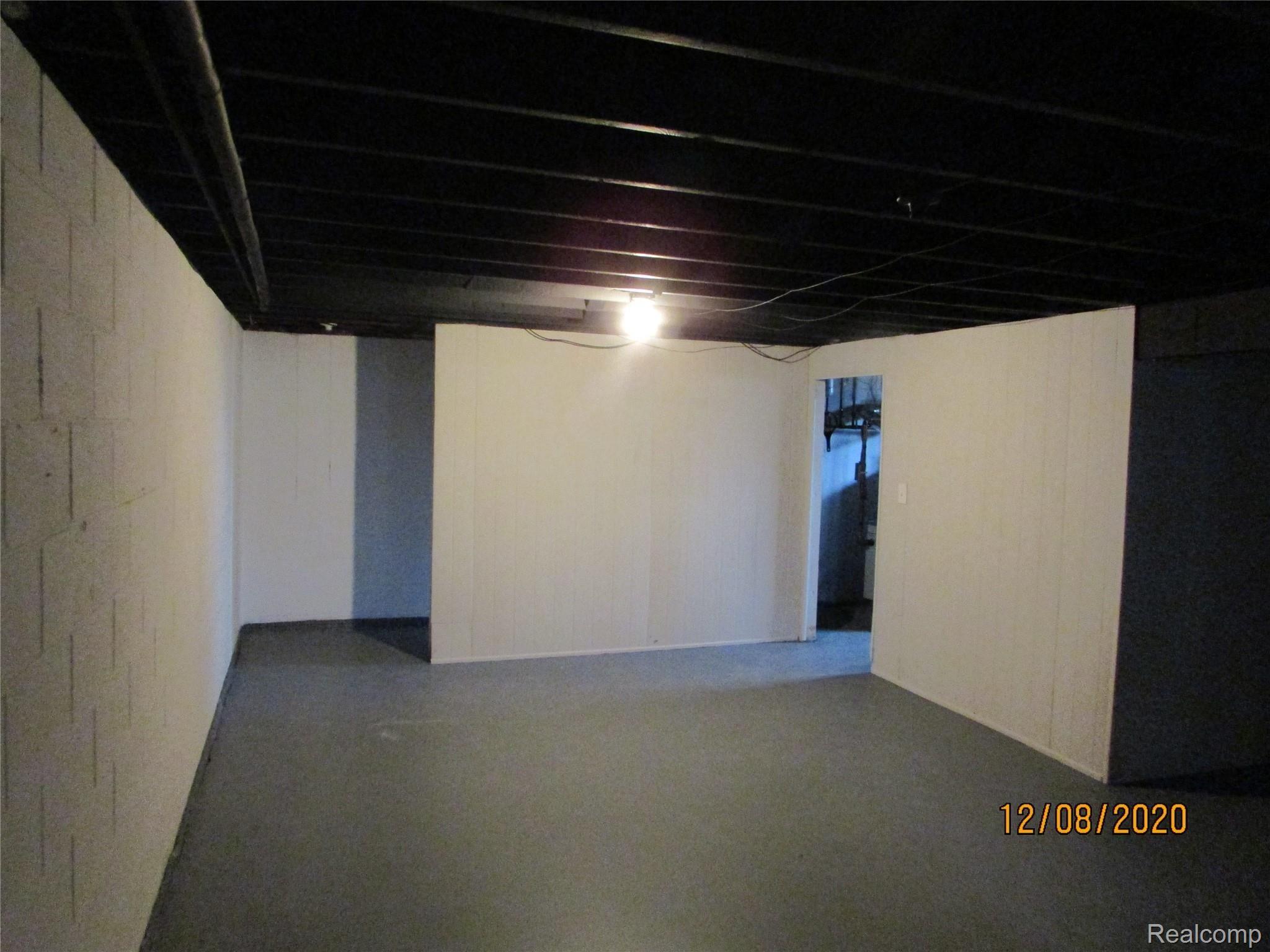 2101 Howe Road Burton, MI 48519 - Photo 32 of 38 2101 Howe rd interior 2020-03-16 024.JPG