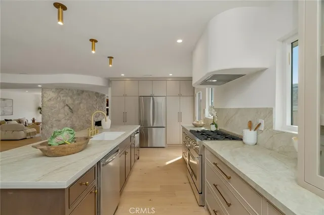 $2,350,000 | 6150 Wooster Avenue, Los Angeles, CA 90056