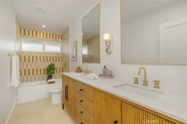 $2,350,000 | 6150 Wooster Avenue, Los Angeles, CA 90056