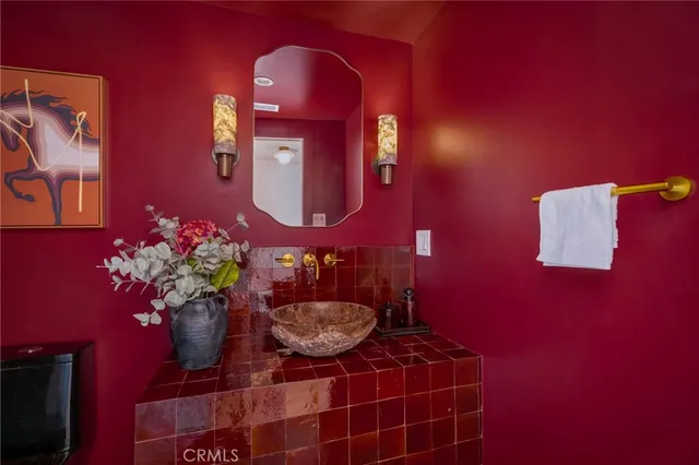 $2,350,000 | 6150 Wooster Avenue, Los Angeles, CA 90056