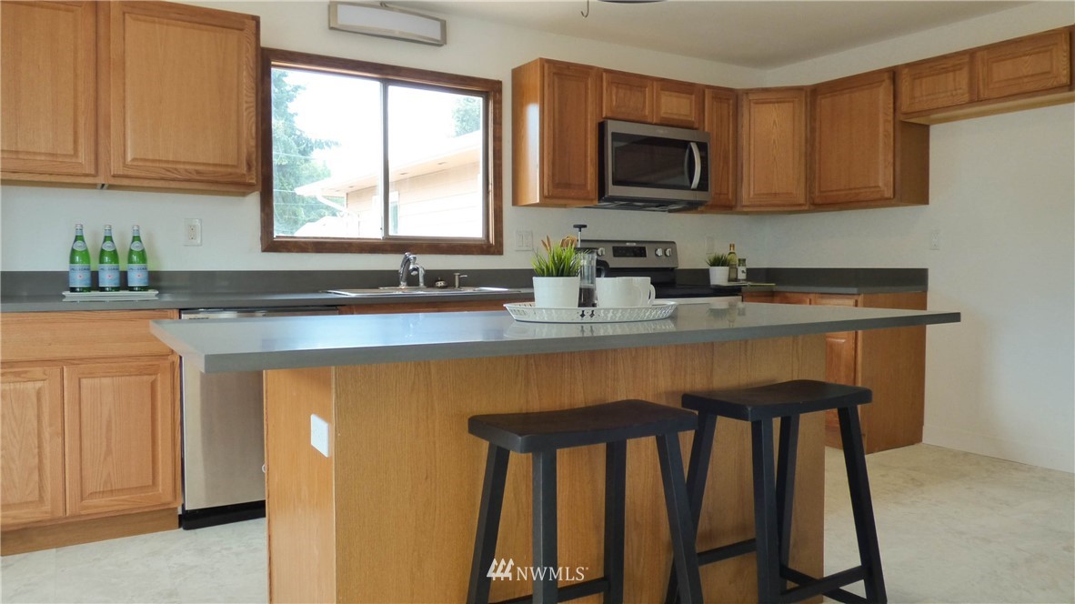 11902 Alexander Road Everett, WA 98204 - Photo 11 of 25