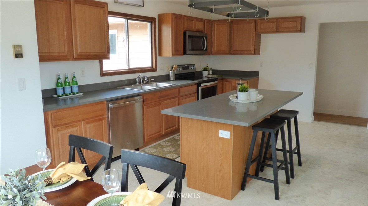11902 Alexander Road Everett, WA 98204 - Photo 12 of 25