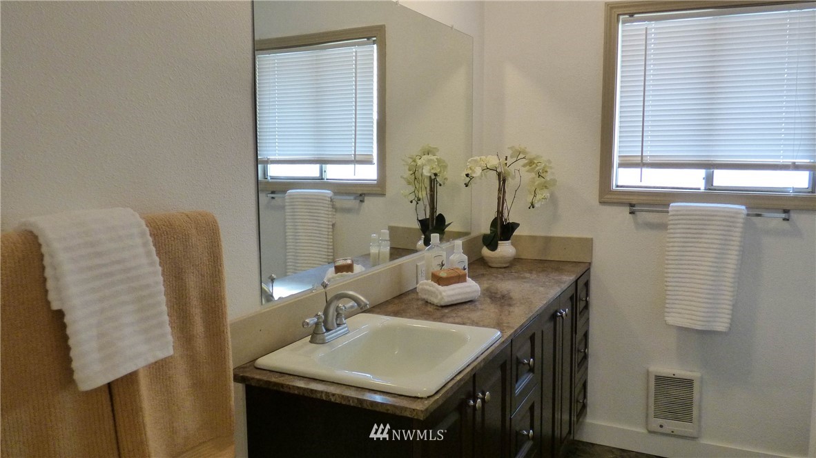 11902 Alexander Road Everett, WA 98204 - Photo 18 of 25