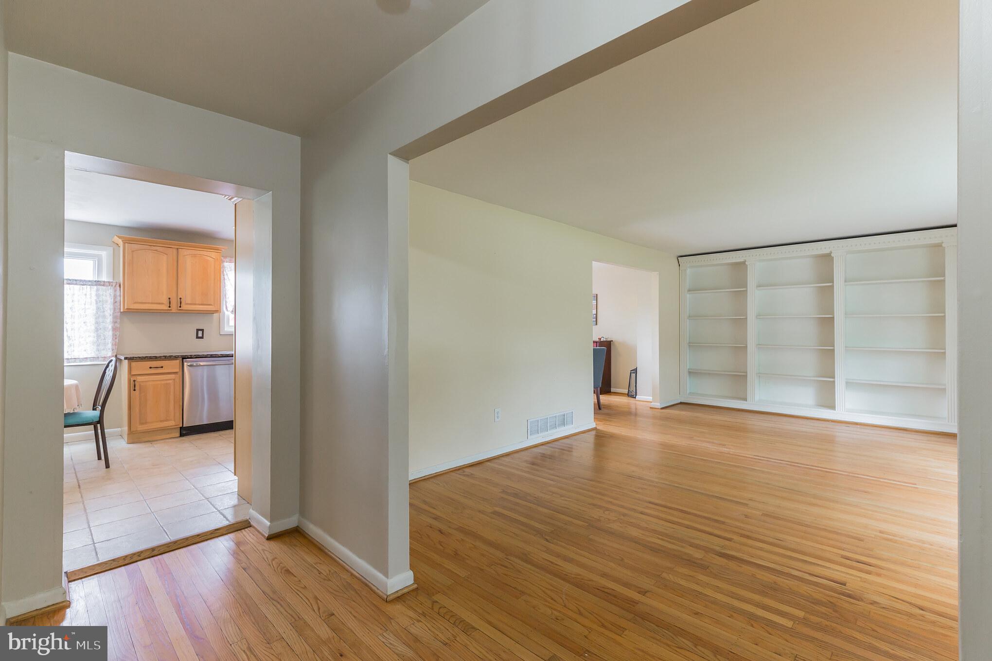 103 Woodbridge Road Marlton, NJ 08053 - Photo 4 of 27 Gallery Image 4