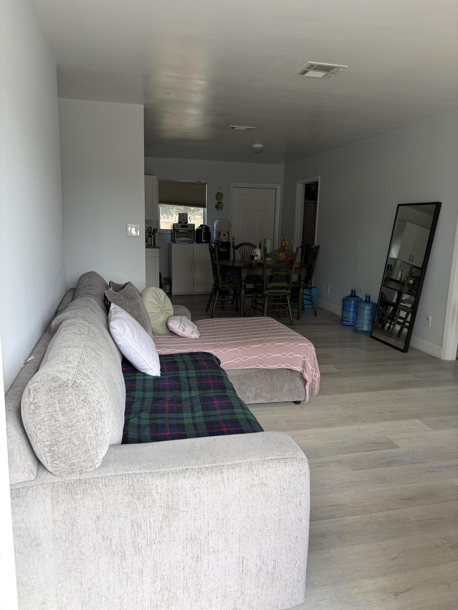 420 Northwest 7th Terrace Pompano Beach, FL 33060 - Photo 2 of 33 IMG_2131
