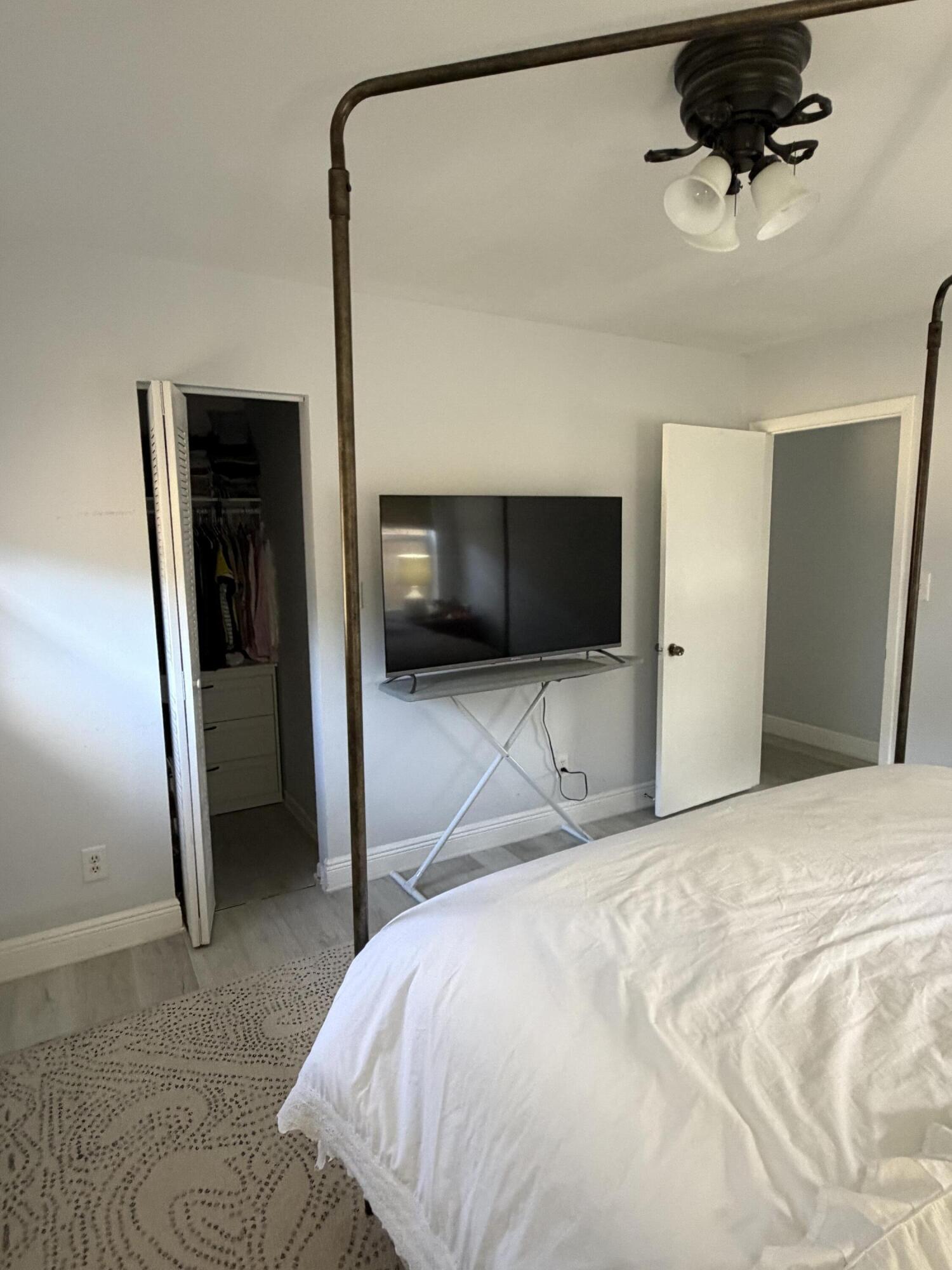 420 Northwest 7th Terrace Pompano Beach, FL 33060 - Photo 21 of 33 IMG_2150