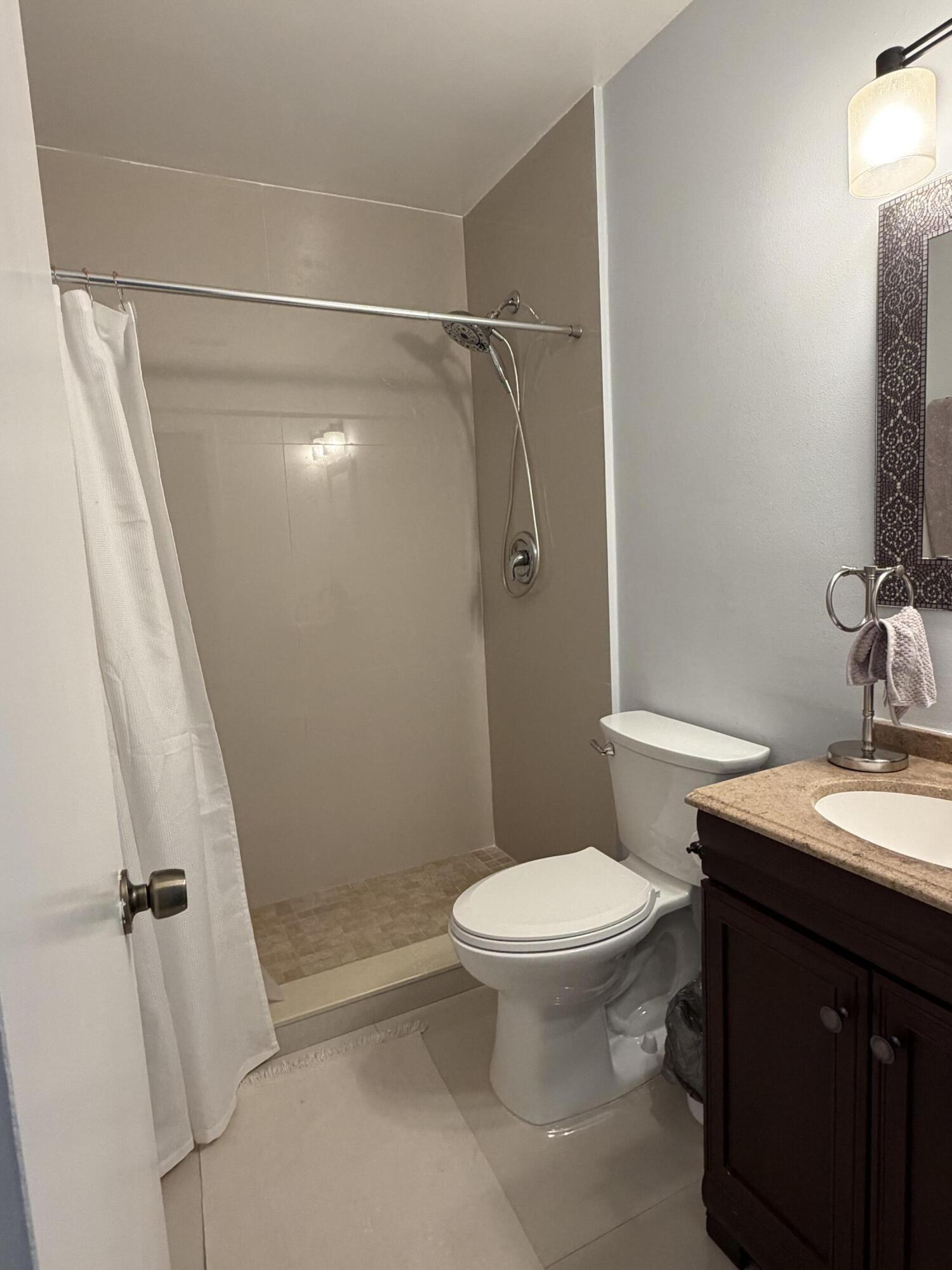 420 Northwest 7th Terrace Pompano Beach, FL 33060 - Photo 23 of 33 IMG_2152