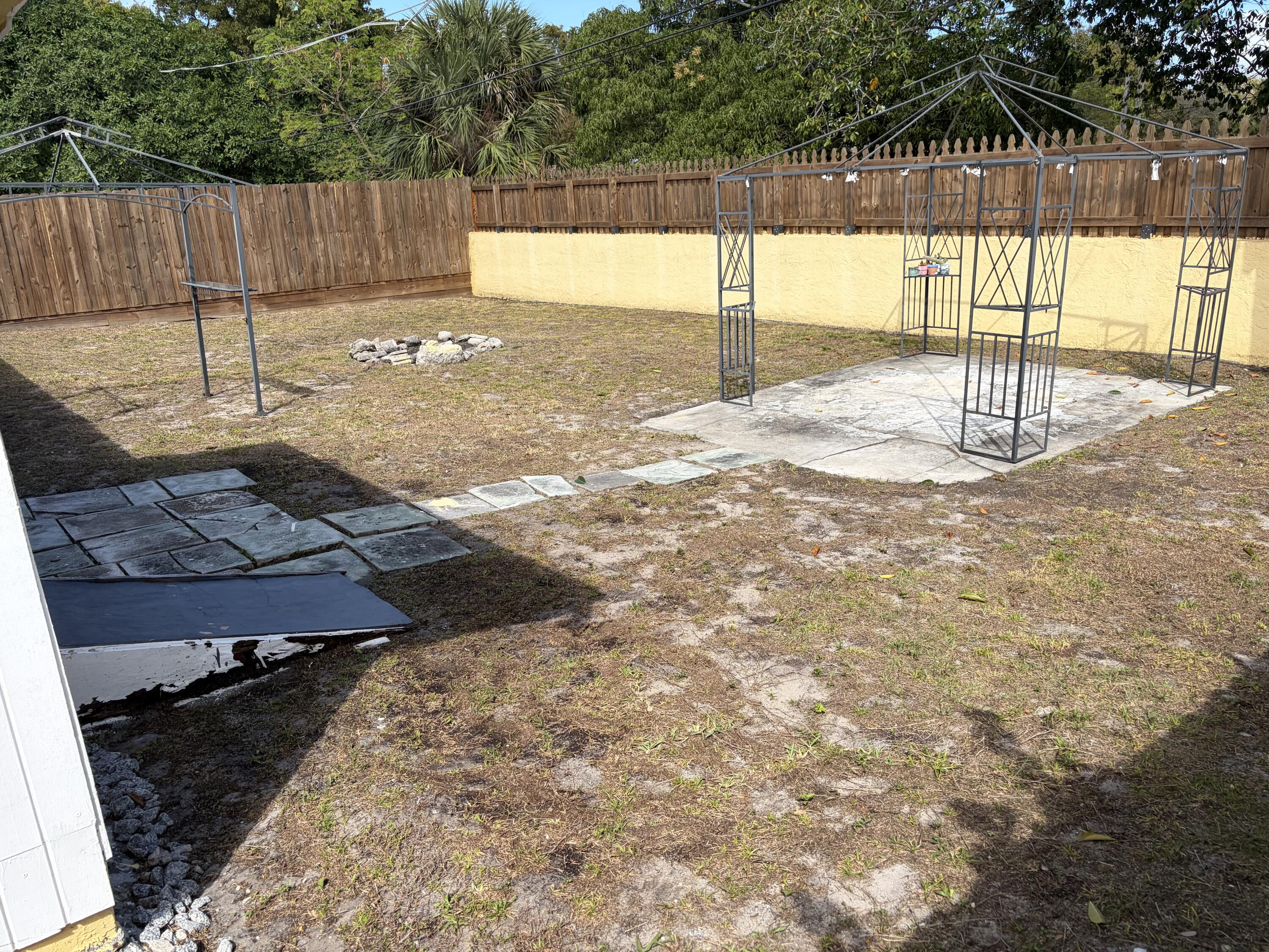 420 Northwest 7th Terrace Pompano Beach, FL 33060 - Photo 27 of 33 IMG_2155