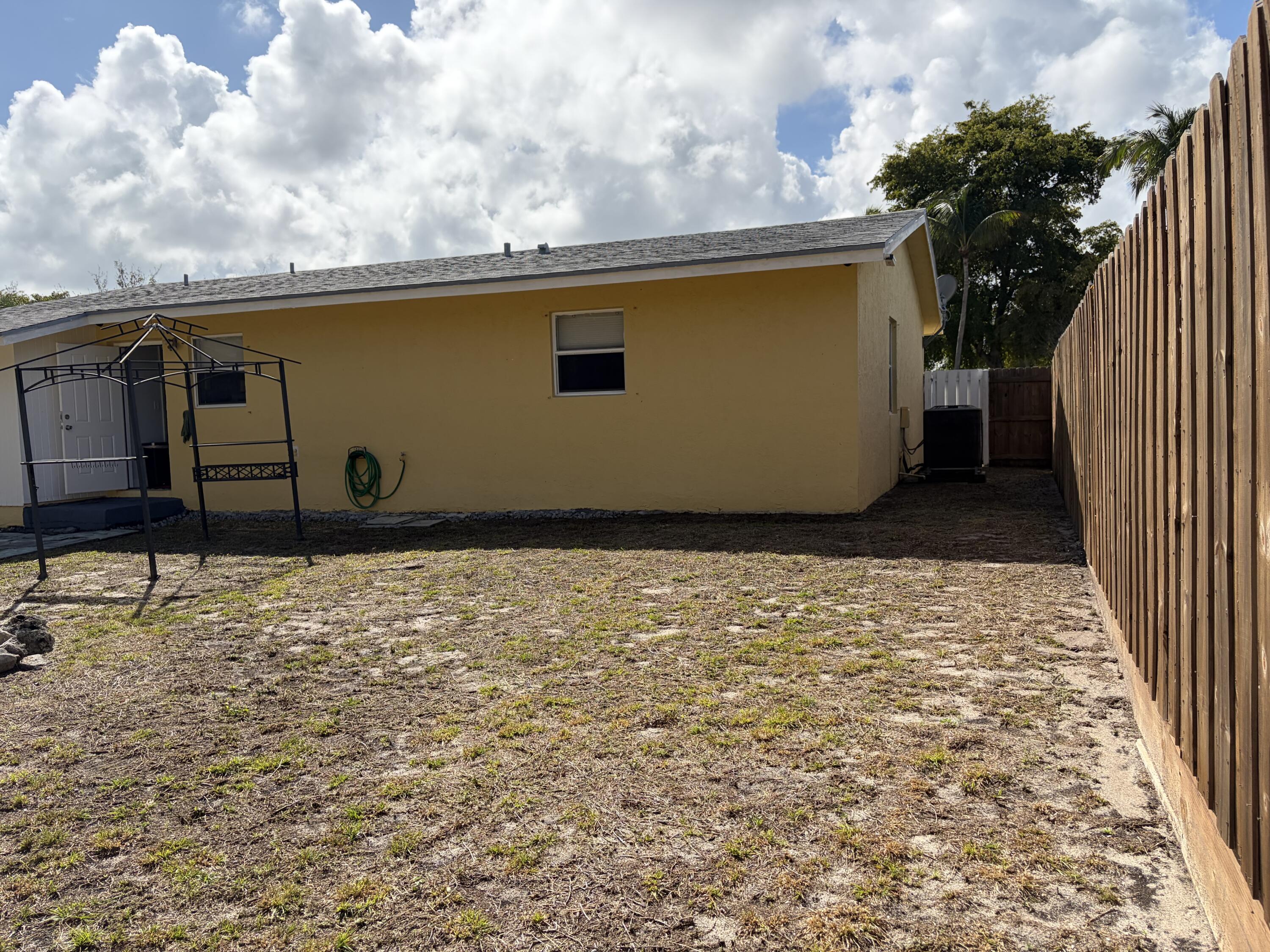 420 Northwest 7th Terrace Pompano Beach, FL 33060 - Photo 30 of 33 IMG_2158