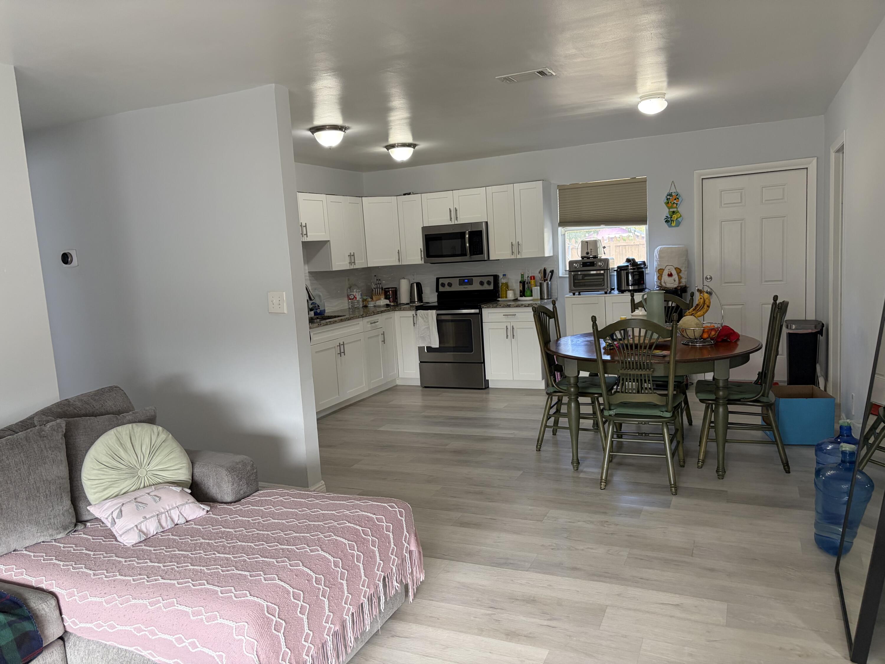 420 Northwest 7th Terrace Pompano Beach, FL 33060 - Photo 5 of 33 IMG_2134