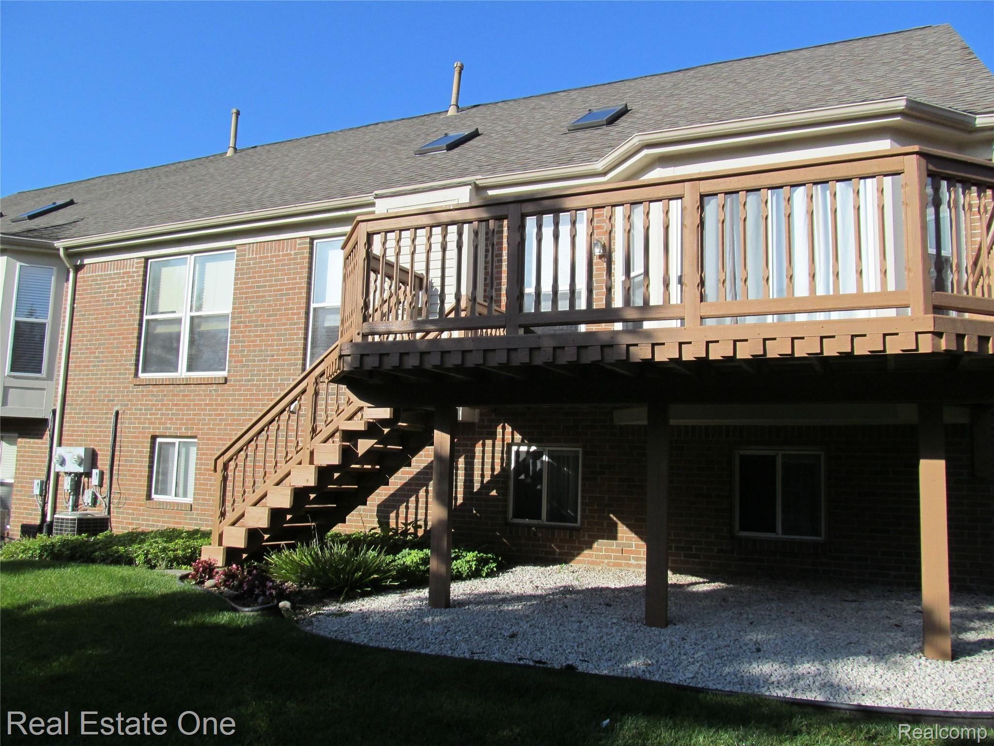 968 Churchill Circle Rochester, MI 48307 - Photo 19 of 28 IMG_1147 - Copy.JPG