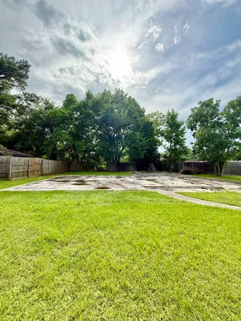 $18,500 | 320 Hebert Street, Vidor, TX 77662