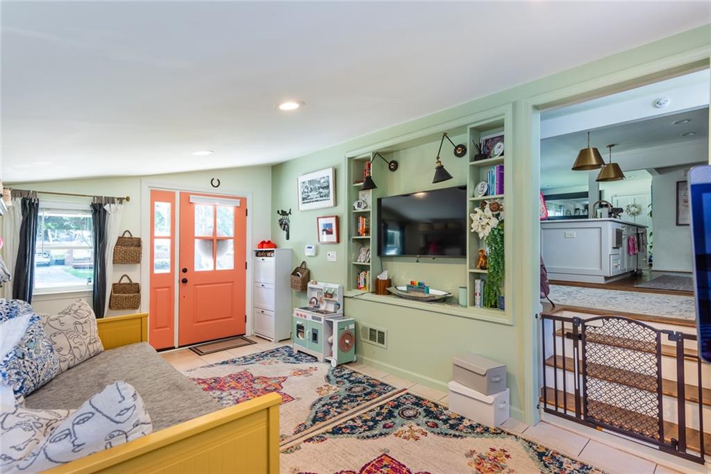 3056 Vine Circle Decatur, GA 30033 - Photo 6 of 46 Gallery Image 6