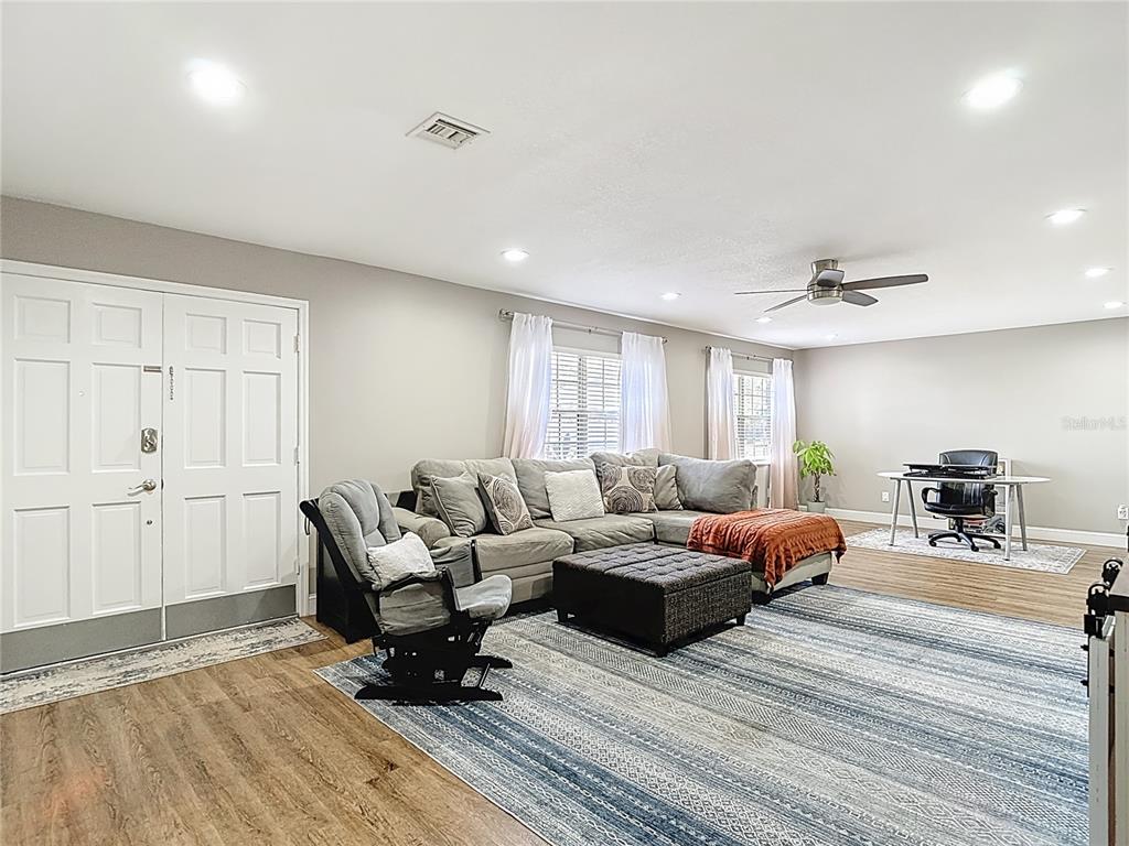 2207 Princess Way Brandon, FL 33511 - Photo 6 of 86 Gallery Image 6