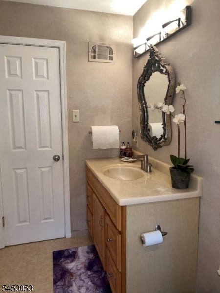 83 Drake Road Somerset, NJ 08873 - Photo 16 of 24 Gallery Image 16