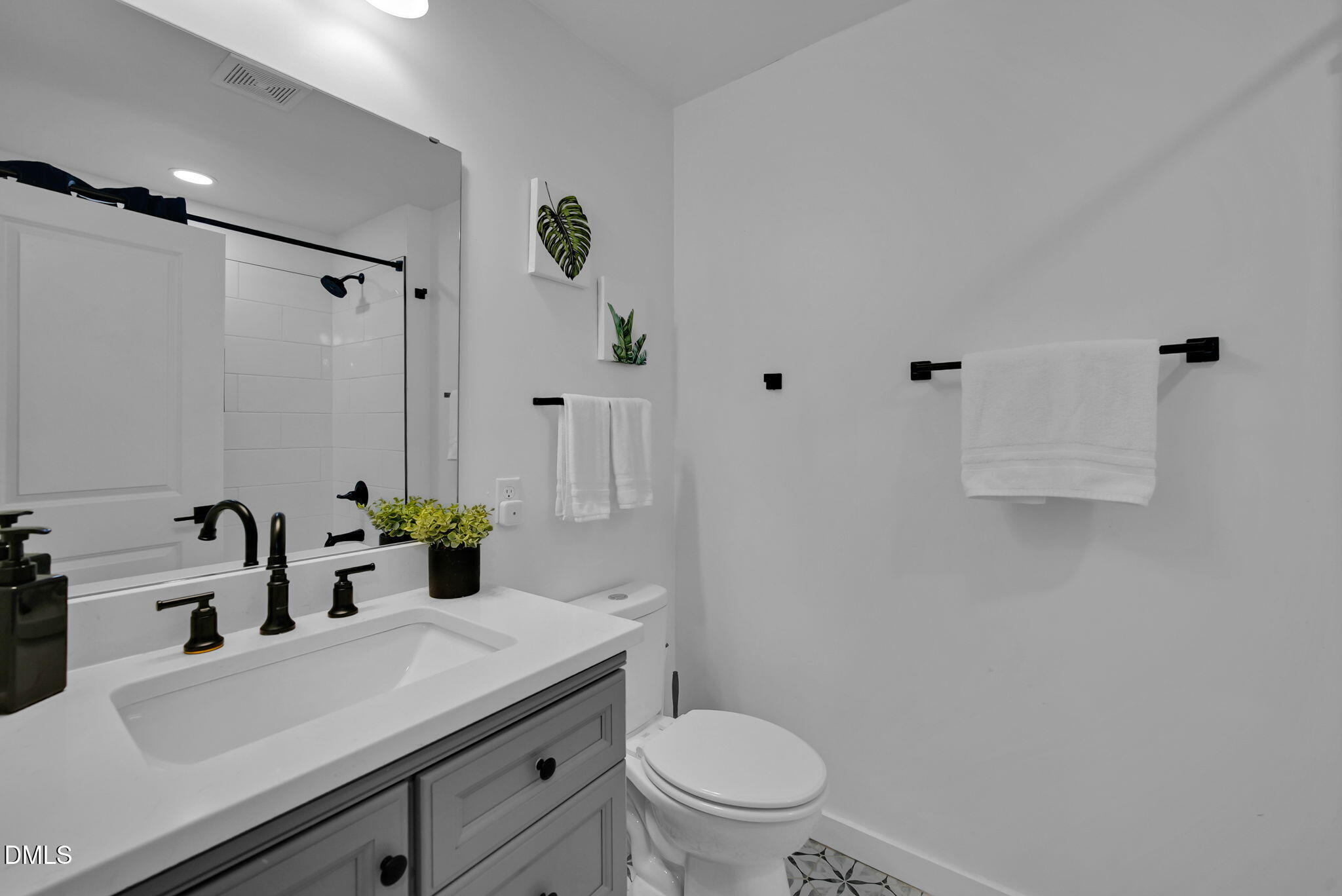5920 Whittier Drive Raleigh, NC 27609 - Photo 33 of 51 43-web-or-mls-DSC06549