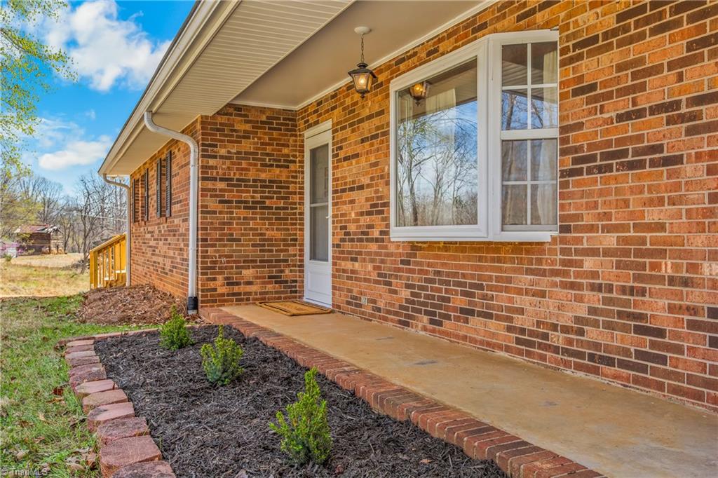435 Seven Island Road Danbury, NC 27016 - Photo 6 of 44