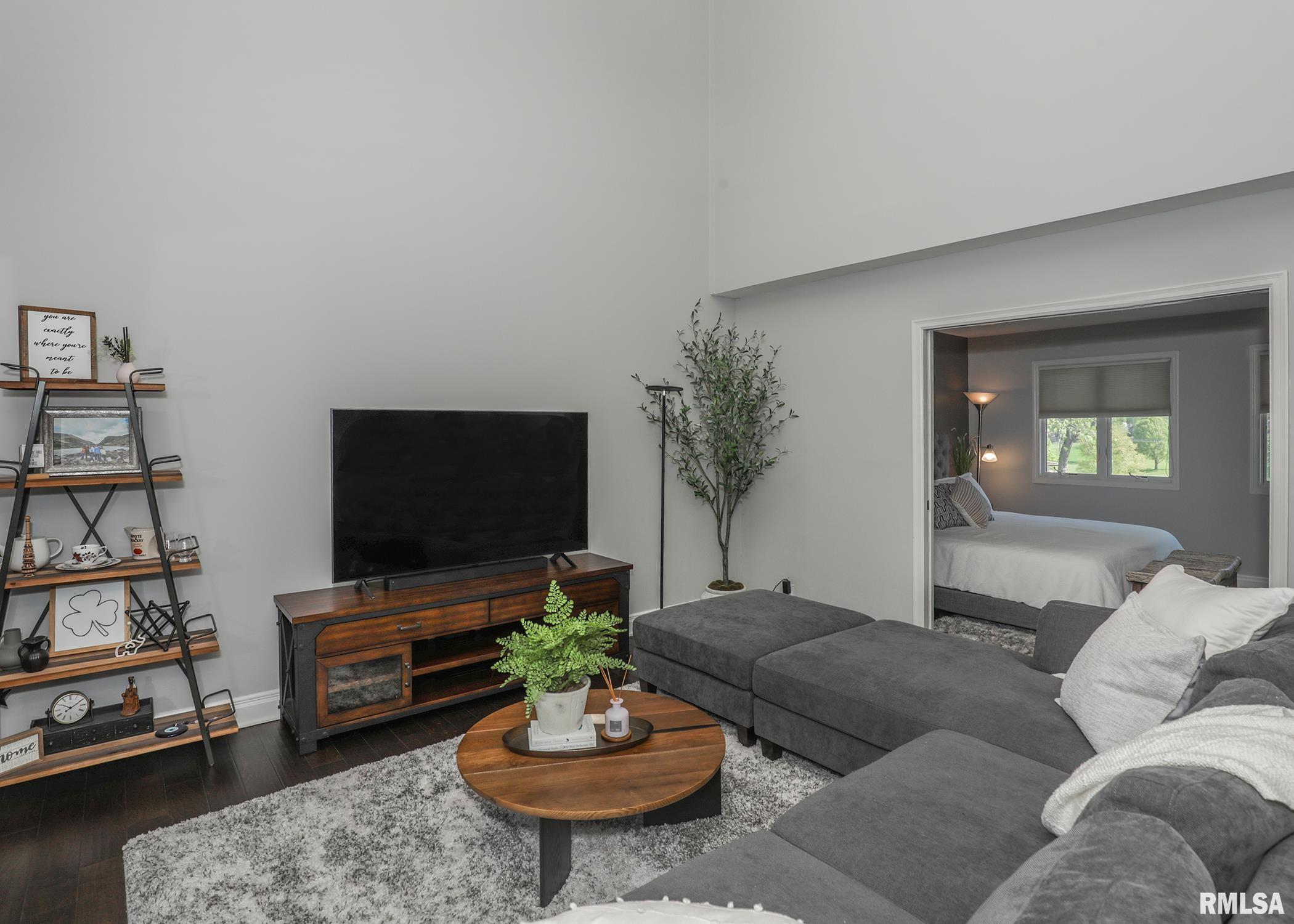 6401 Utica Ridge Road, Unit 11 Davenport, IA 52807 - Photo 13 of 42 Gallery Image 13