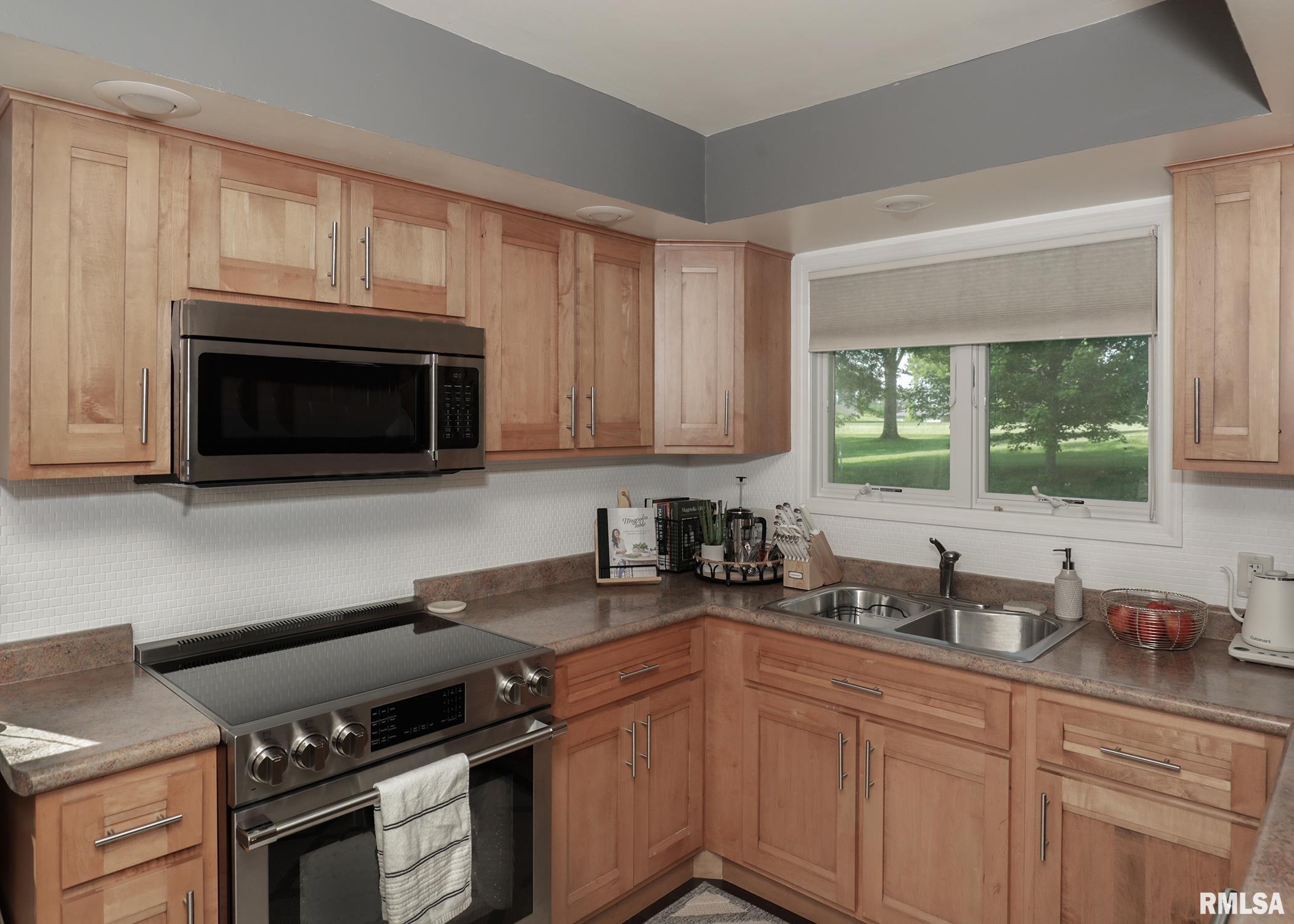 6401 Utica Ridge Road, Unit 11 Davenport, IA 52807 - Photo 18 of 42 Gallery Image 18