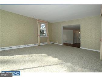 1524 Grasshopper Road Huntingdon Valley, PA 19006 - Photo 4 of 12 Gallery Image 4