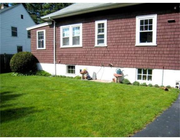 35 Boulevard Road Wellesley, MA 02481 - Photo 4 of 12