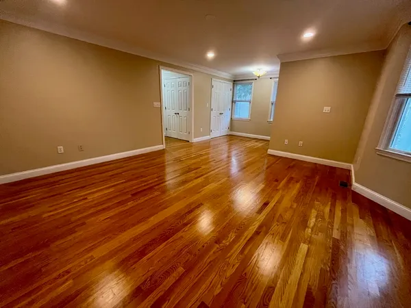 $4,400 | 6 North Park Street, Unit 6, Watertown, MA 02472