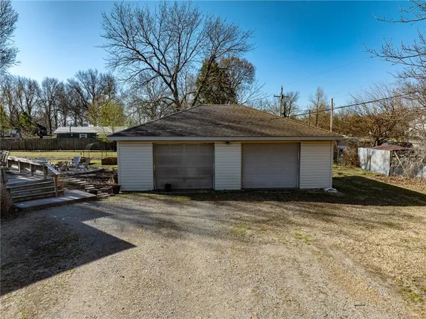 $125,000 | 302 East 3rd Street, Scammon, KS 66773