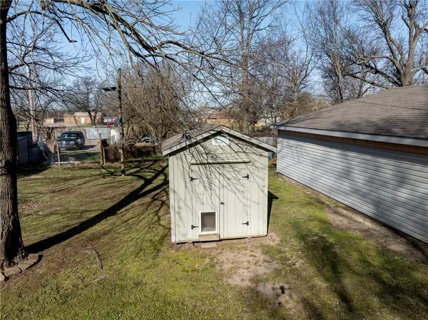 $125,000 | 302 East 3rd Street, Scammon, KS 66773