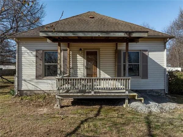 $125,000 | 302 East 3rd Street, Scammon, KS 66773