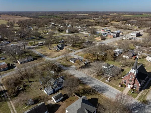 $125,000 | 302 East 3rd Street, Scammon, KS 66773