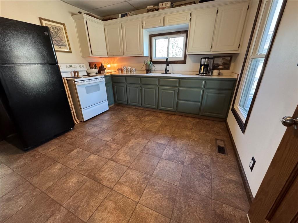 302 East 3rd Street Scammon, KS 66773 - Photo 5 of 38