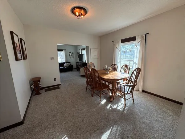 $125,000 | 302 East 3rd Street, Scammon, KS 66773