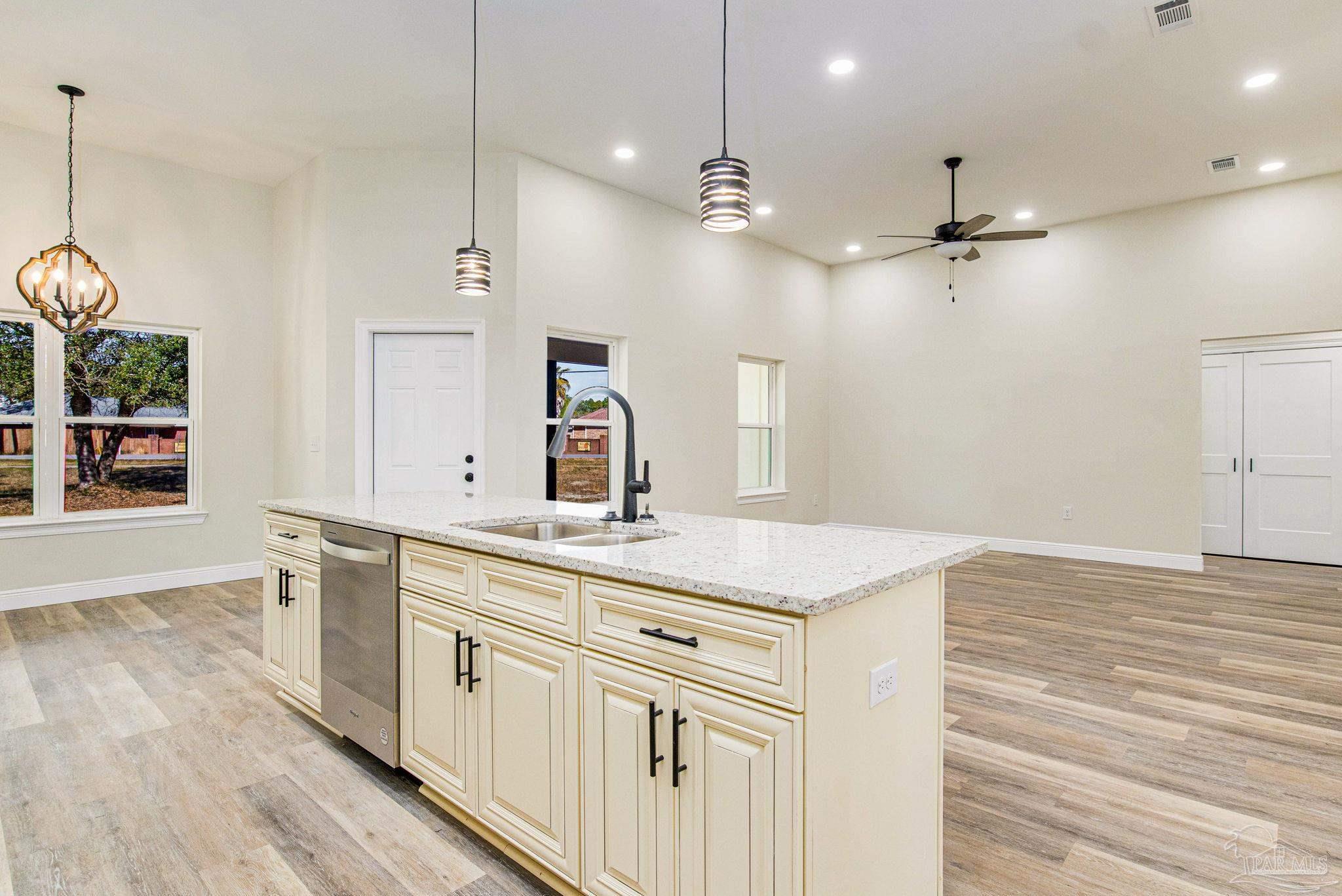 10302 Tanton Road Pensacola, FL 32506 - Photo 6 of 46 Gallery Image 6