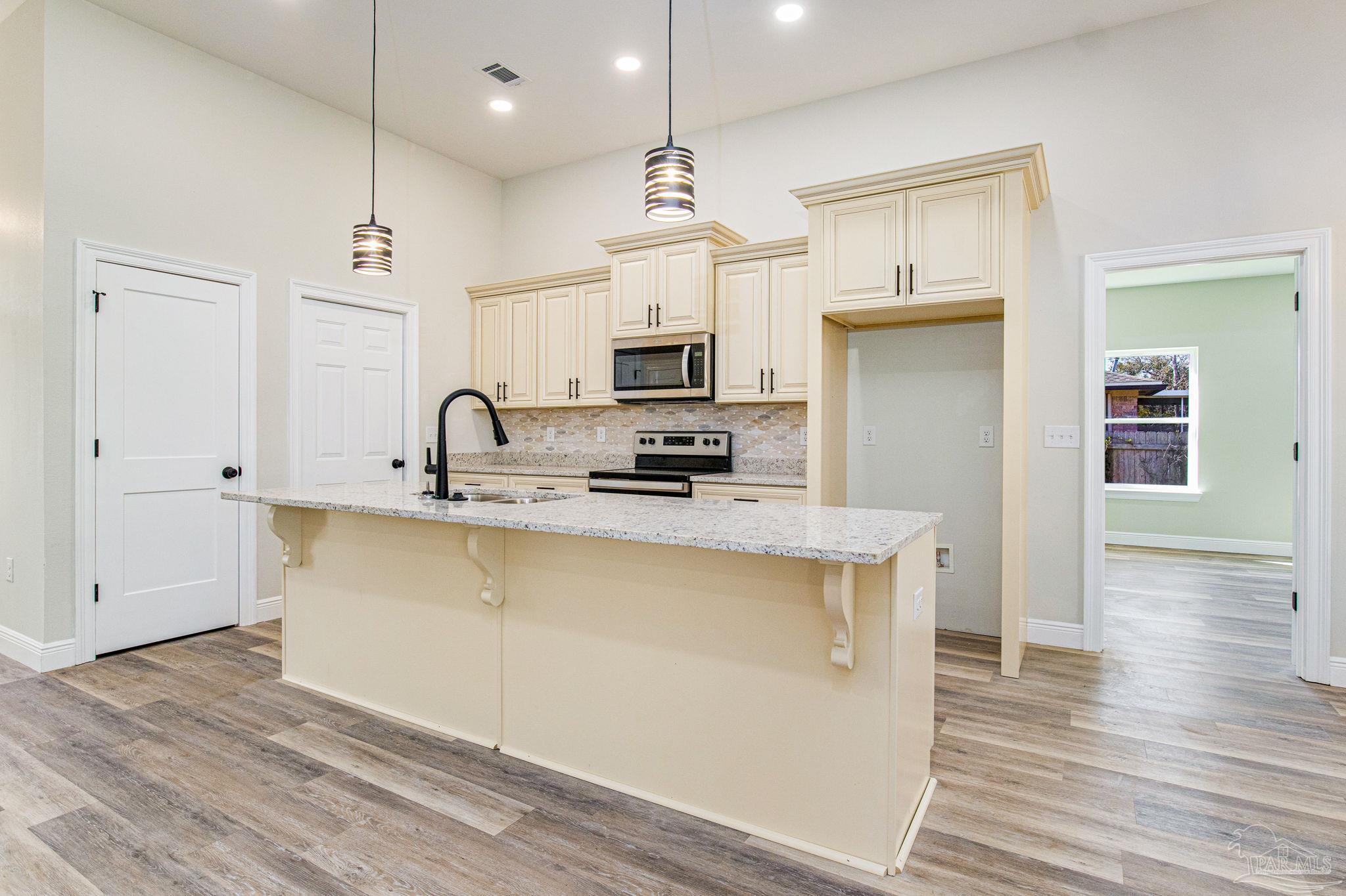 10302 Tanton Road Pensacola, FL 32506 - Photo 9 of 46 Gallery Image 9