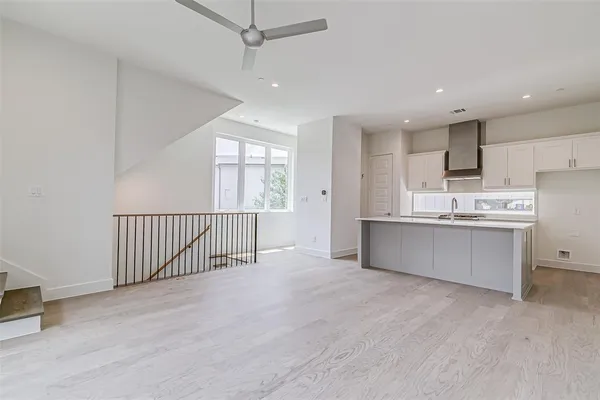 $3,100 | 6028 Lewis Street, Unit 204, Dallas, TX 75206