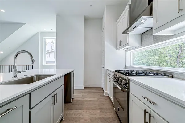 $3,100 | 6028 Lewis Street, Unit 204, Dallas, TX 75206