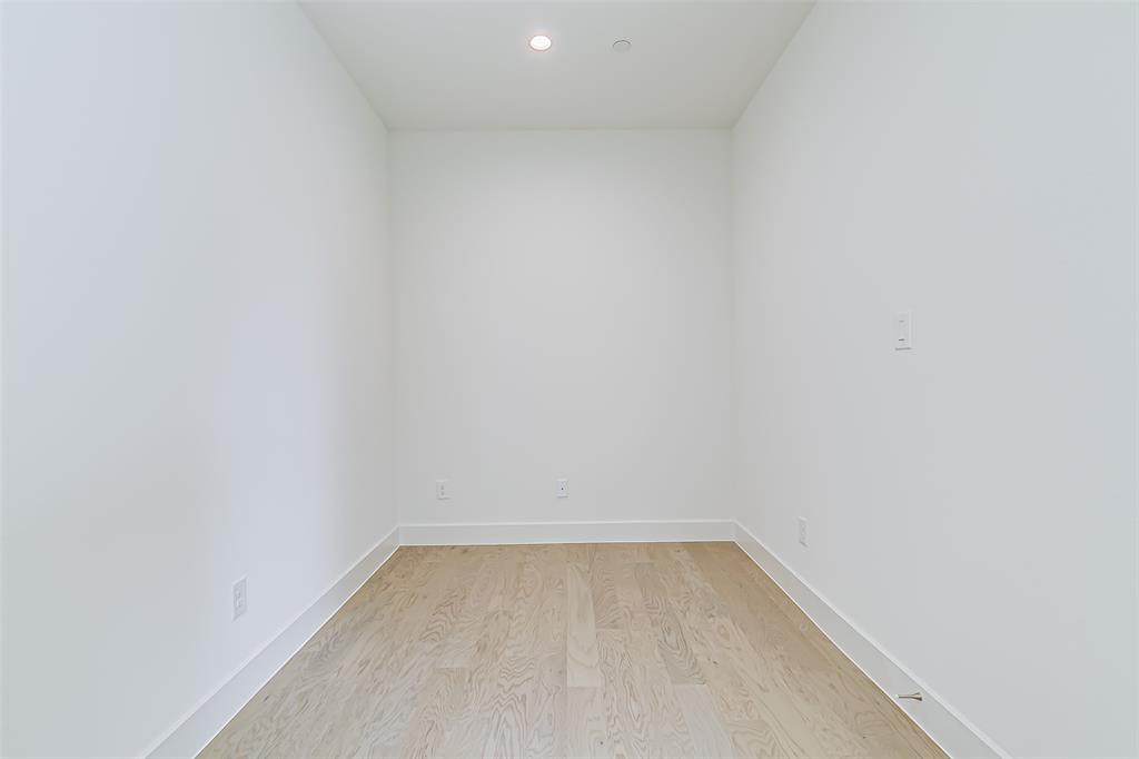 6028 Lewis Street, Unit 204 Dallas, TX 75206 - Photo 9 of 39 a view of room