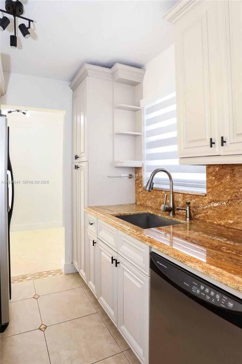 8601 Southwest 94th Street, Unit 121W Miami, FL 33156 - Photo 3 of 16