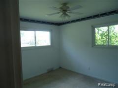 22051 Bach Street Warren, MI 48091 - Photo 11 of 15
